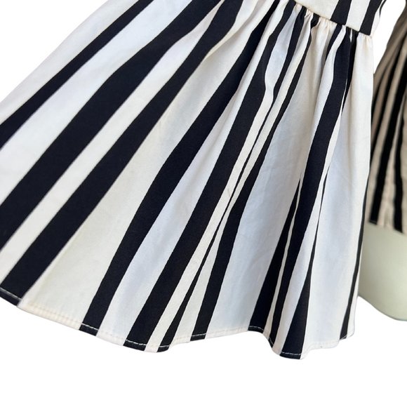 Alice + Olivia Vertical Stripe Blouse Bell Sleeve Back Zip Black & White XS - Picture 4 of 11